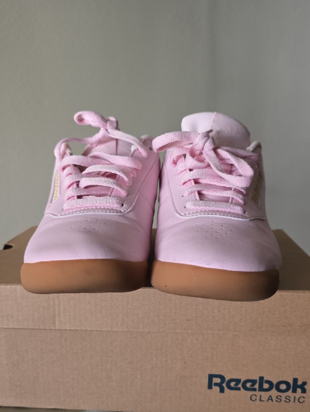 Reebok Pink Classic Low-Top Sneakers - Picture 3 of 16